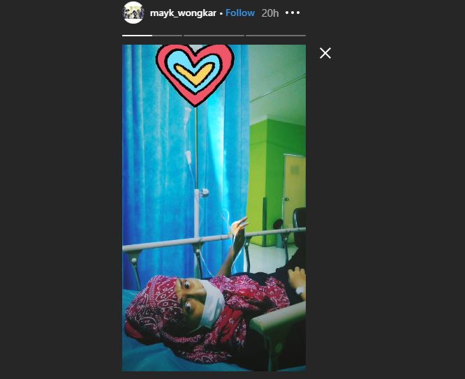 Unggahan Insta story Mayky Wongkar mengenai kondisi Ria Irawan yang dilarikan ke Instalasi Gawat Darurat (IGD) di Rumah Sakit Umum Nasional Dr Cipto Mangunkusumi (RSCM) pada Senin, (18/11/2019) malam.
