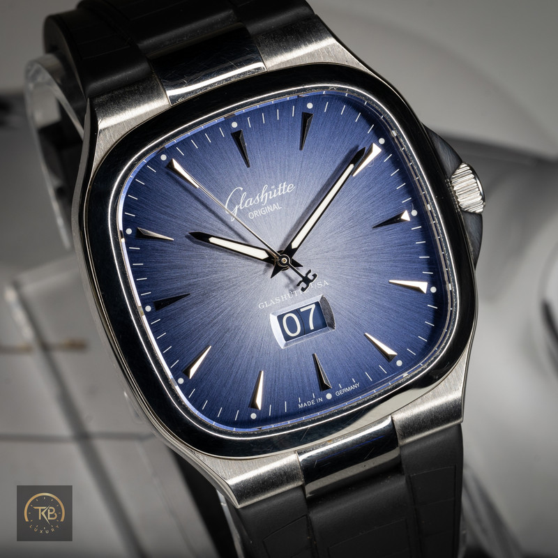 Glashutte Original Seventies Panorama Date - Image 4