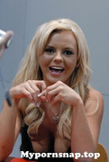 (Mypornsnap-top)-640px-bree-olson-20080110-adult-entertainment-expo-2