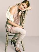 emma-watson-company-september-2011-008