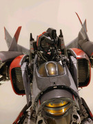 Prime-1-Studio-Blitzwing-Statue-02