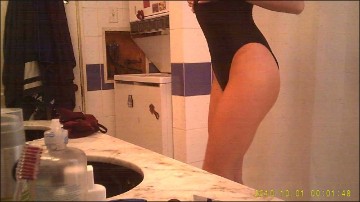 [Image: Voyeur13325081230.jpg]