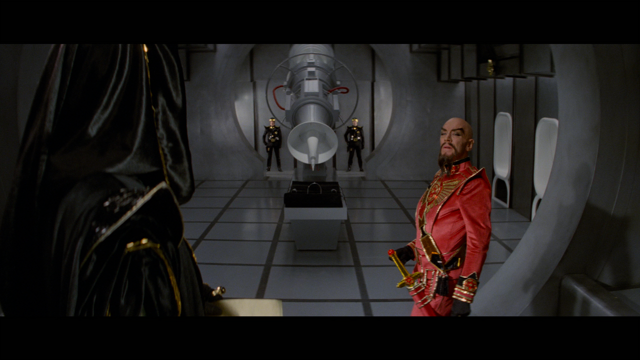 Flash Gordon.mkv_snapshot_01.02.48_[2020.08.19_21.41.03]