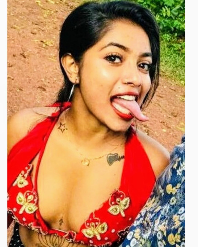 Sl Horny Naughty Girl Showing Her Boobs to Her Friend’s Master In Video Call Sexy Video