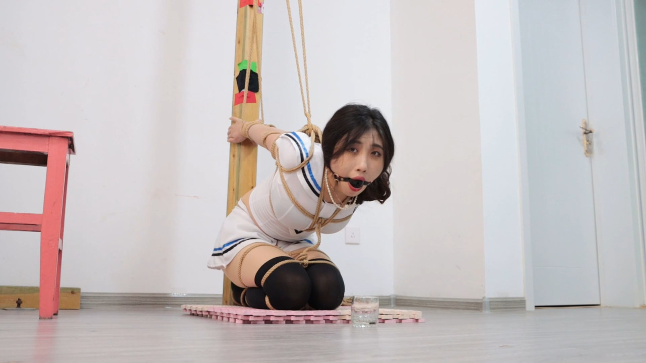 得意客 惩罚女秘书 3.mp4_20221230_130947.423