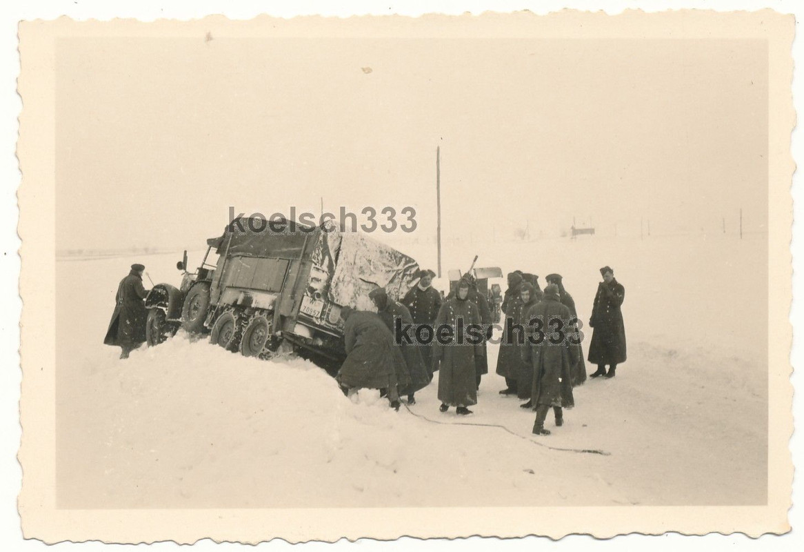 Turnu Magurele Rumänien LKW steckt im Schnee fes