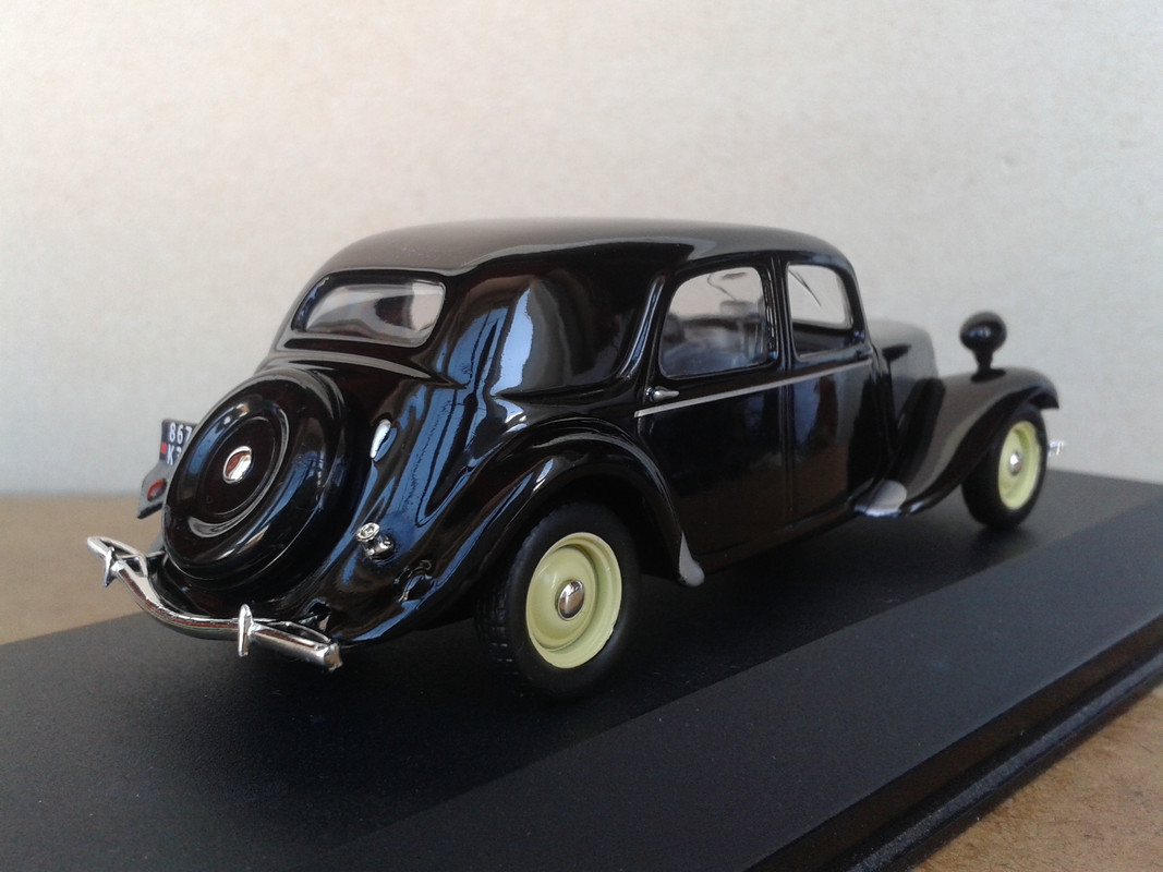 1952 Citroën Traction Avant 11 B (Ixo – nº2 La Route Bleu) (6)