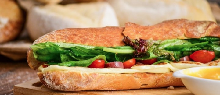 Sandwich soudjouk menu