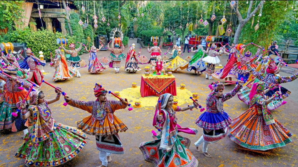 The Roots of Garba Clothing: From Towns to Looms