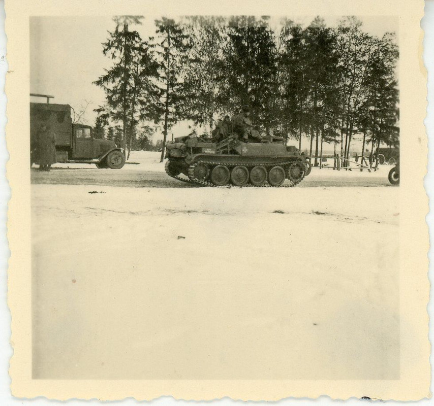 Russland Winterkämpfe Panzer Tank Aufgesessene G