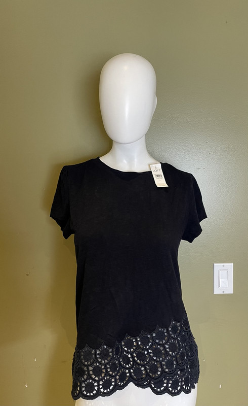 LOFT NAVY CREW NECK SHIRT WITH LACE DETAIL WOMENS SMALL