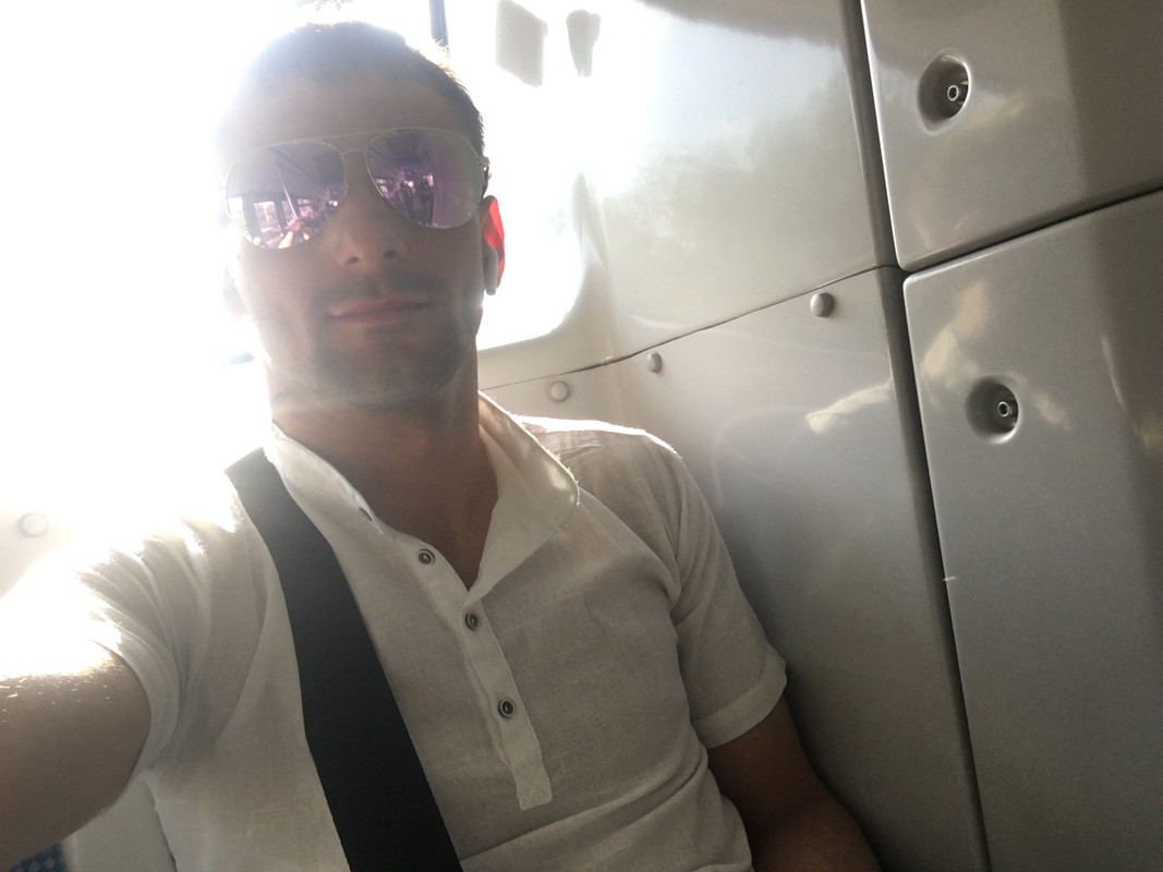 BD7CEE6D-0D38-498D-952B-F0C8597A6C5F