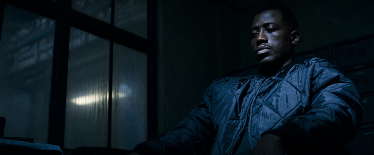 Blade 1998 (1080p x265 10bit Tigole).mkv_snapsho