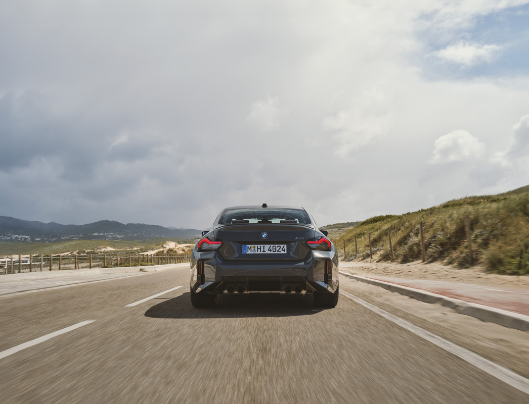 P90553485_highRes_der-neue-bmw-m2-06-2