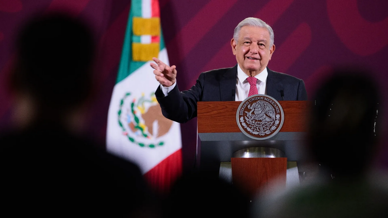 INE ordena ajustar conferencia matutina de AMLO por propaganda gubernamental