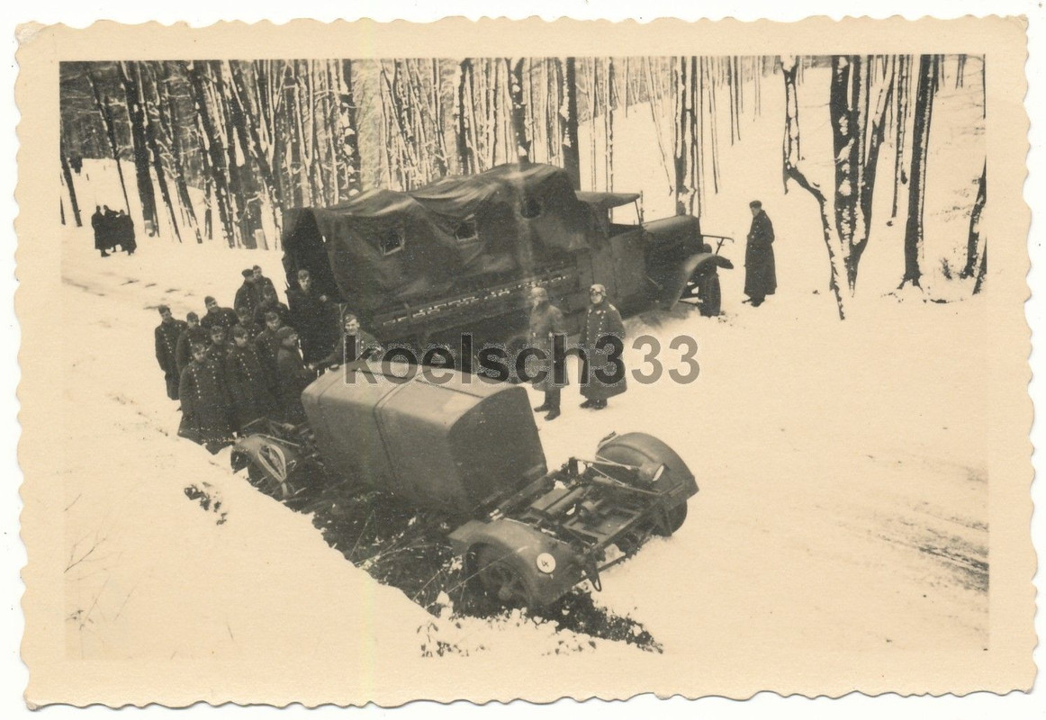 Foto Luftwaffen LKW und Maschinensatz Sonderanhä