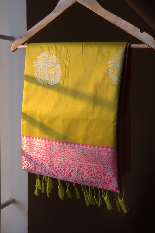Rokea by RK Premium Handloom