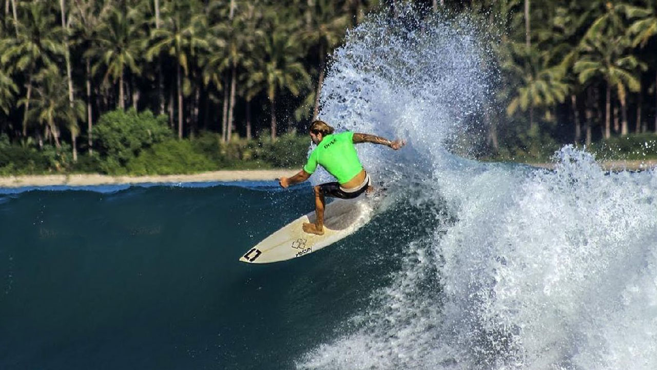 Pantai Sorake, Wisata yang Wajib Dikunjungi di Indonesia