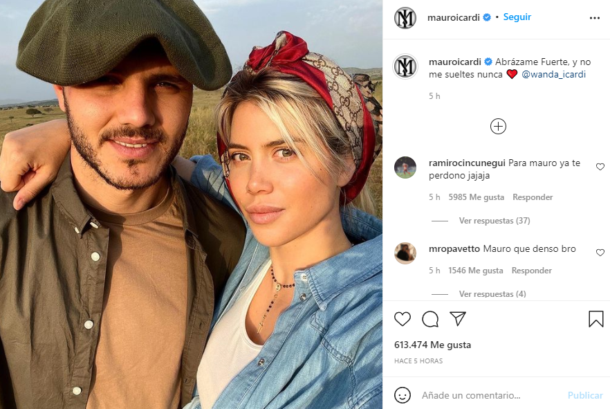 Icardi y Wanda Nara viendo el amanecer juntos.