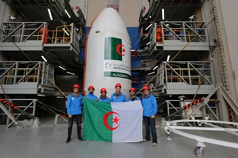 Алжирский спутник Alcomsat-1 Алжирский спутник Alcomsat-1