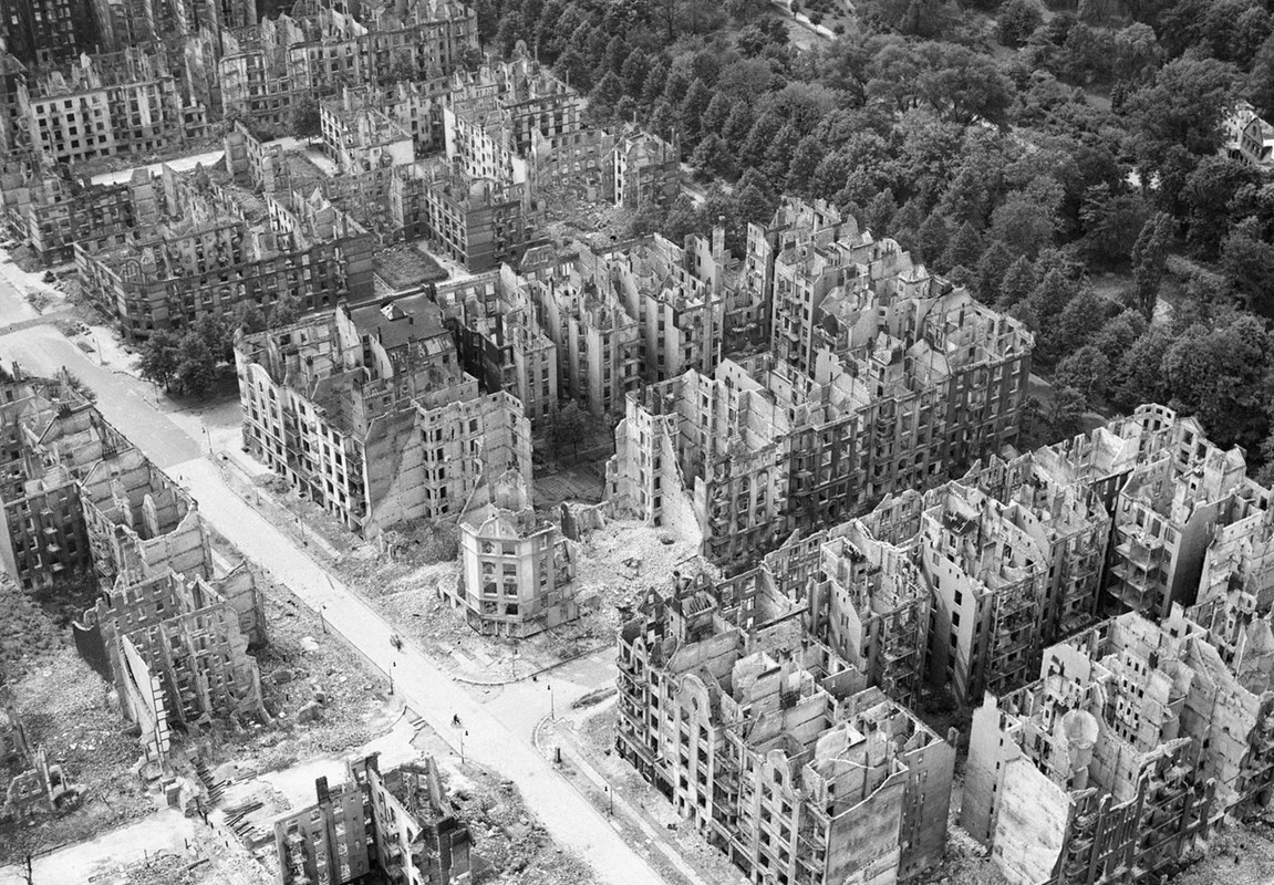 Hambourg-1945 Hamburg-eilbeker-weg-operation-gomorrah-sdasm-archiv-1