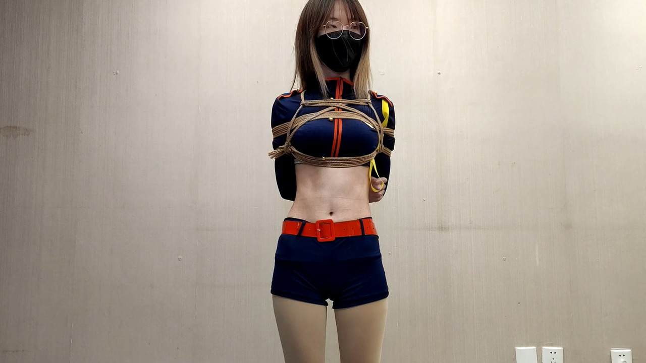 一绳所爱 喵喵单腿悬吊.mp4_20221221_195217.897