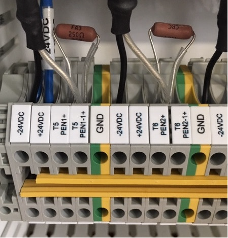 Field-terminal-wiring-STP-out-the-top-to