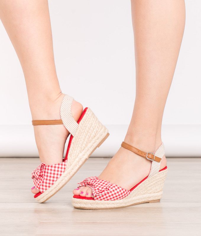 03E0153C-BE79-41A3-BD9D-31BBA8C94A39