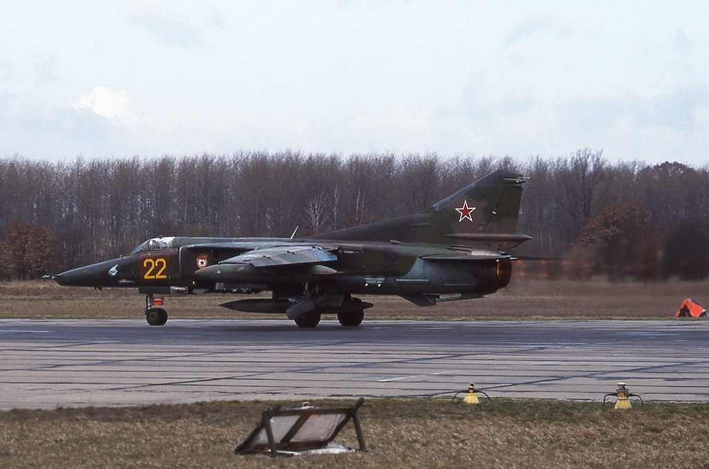 19 GvAPIB Mig-27D Yellow 22_61912560240 [Lärz 3.93] Leaving Germany for the storage base at Dimitrie