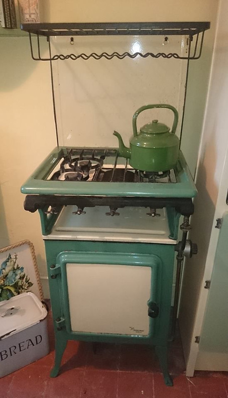 vintagegreencooker.jpg