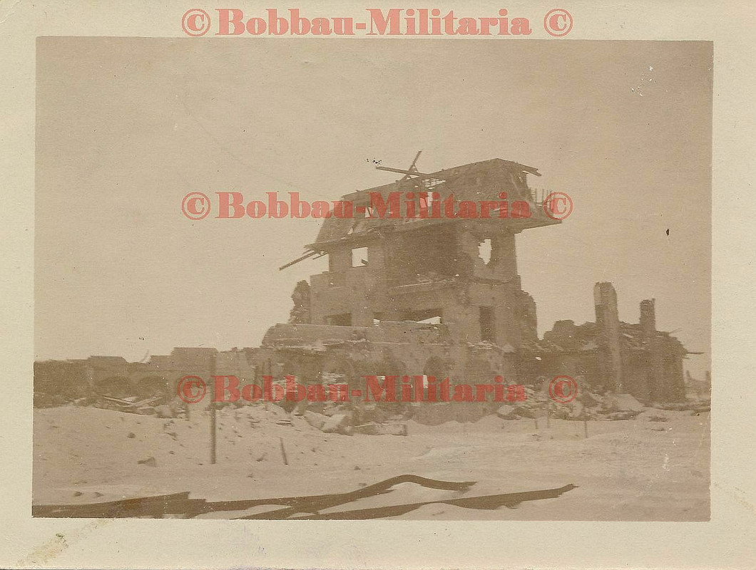 Belgien Flandern Westende Middelkerke Marine-Art.Abt zerstörtes Haus combat