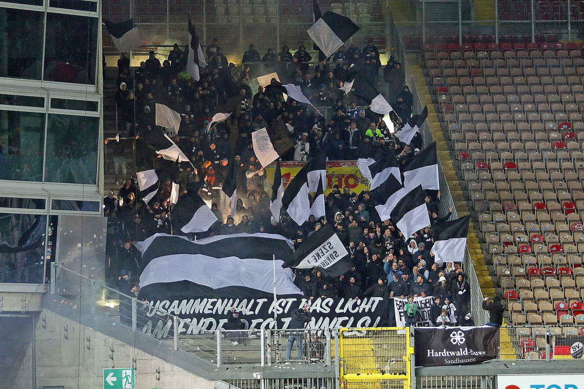 1-fc-kaiserslautern-sv-sandhausen-2-bundesliga-2022-2023-16