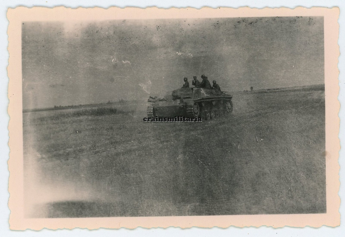 Orig. Foto Vormarsch StuG III Sturmgeschütz Panzer in Ukraine 1941