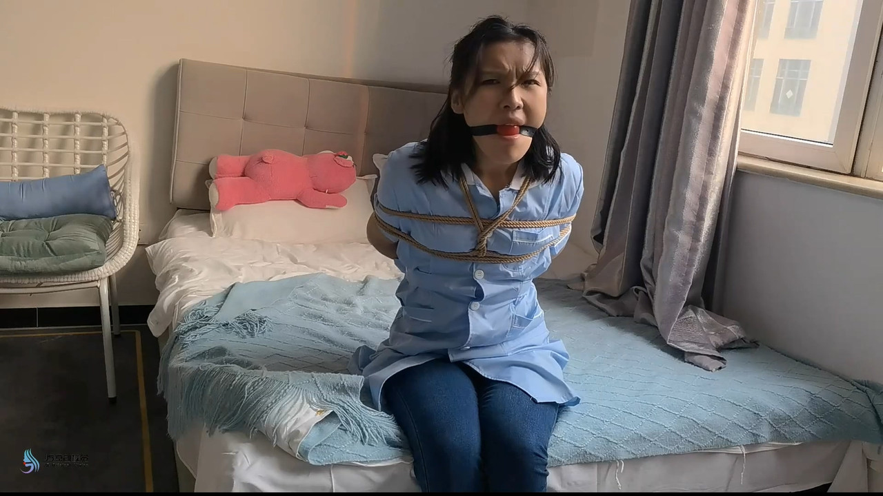 JS原创 绑架女医生欢娜.mp4_20250928_141557.522