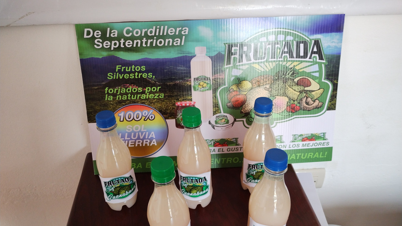 Muestra de jugos elaborados por Frutada (proyecto de AECID)
