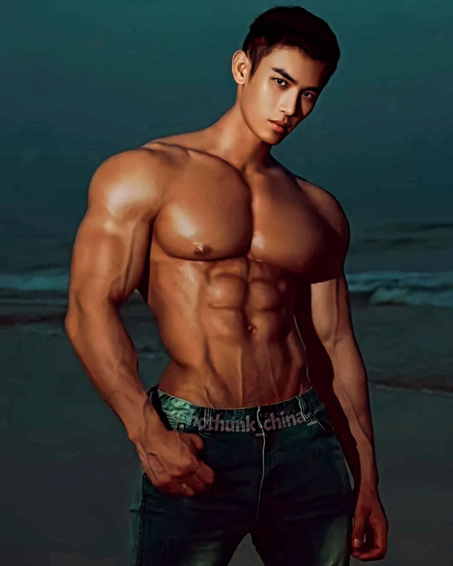 Photo shared by fitness陆恒🇨🇳 on January 07, 2024 tagging @hothunk_china_, @luhengag, and @adonisjing2