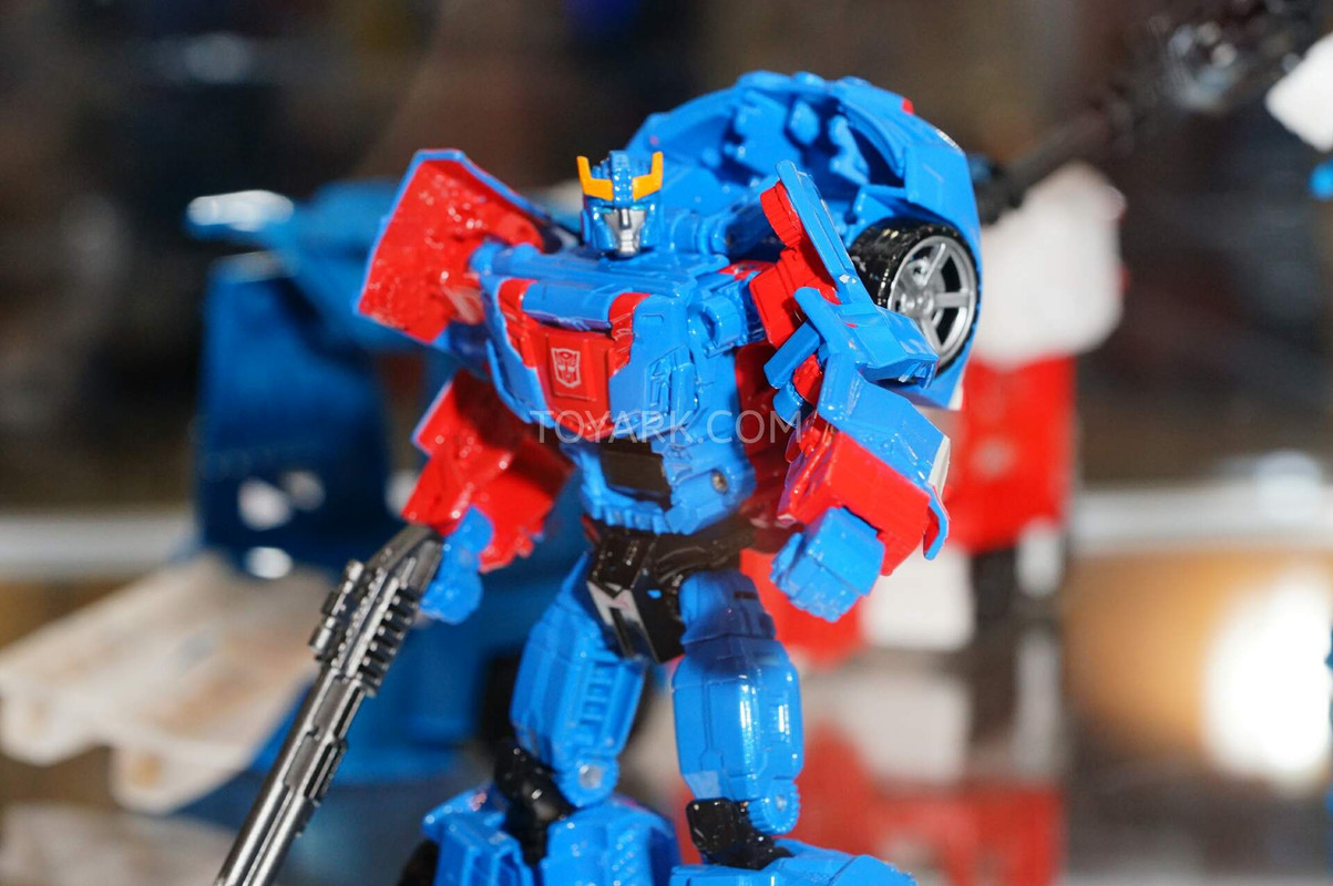 SDCC2015-Hasbro-Transformers-Combiner-Wars-050