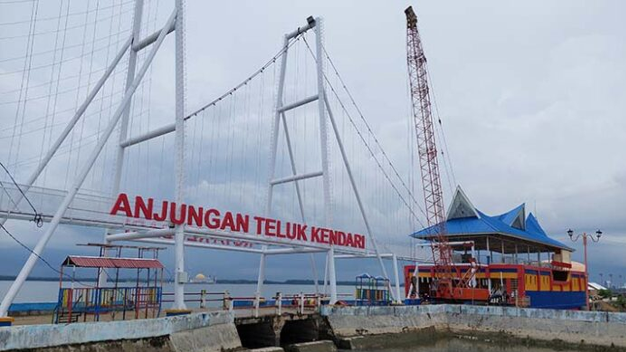Anjungan Teluk Kendari: Ikon Wisata dan Ruang Publik Kebanggaan Kota Kendari