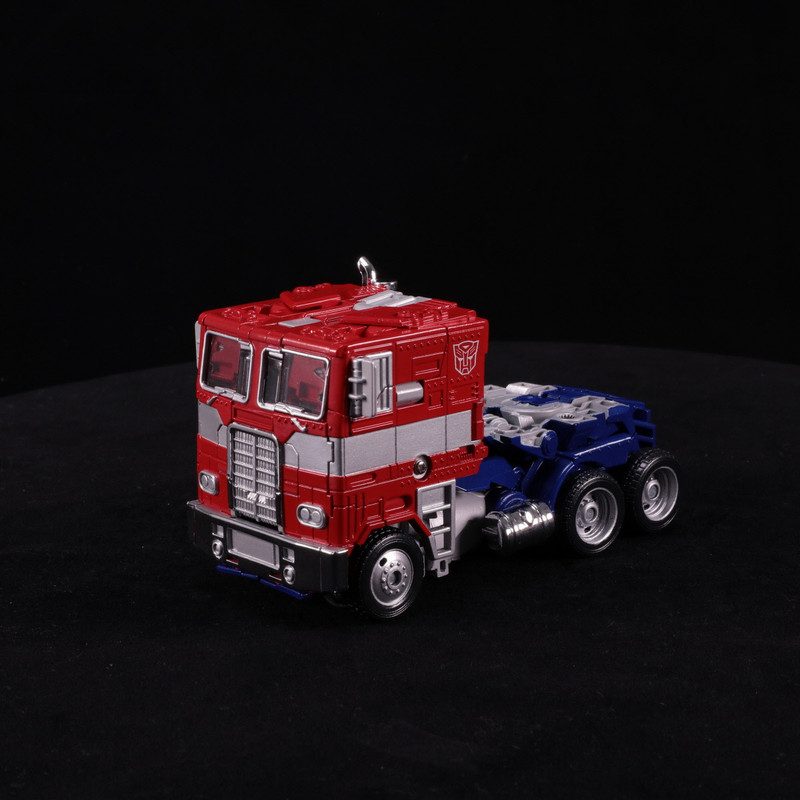 Legendary-Optimus-Prime-09