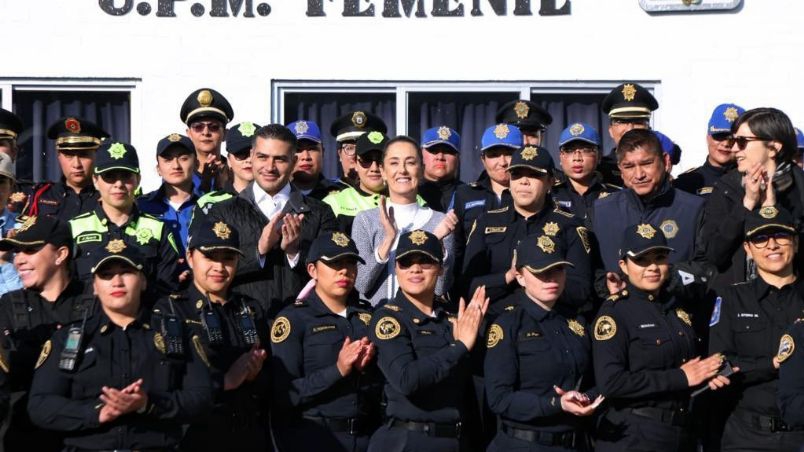 Claudia Sheinbaum y Omar García Harfuch reconocen a las Ateneas y entregan nuevo gimnasio