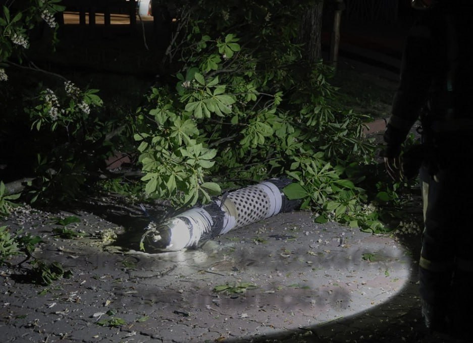Jankyno „Patriot“ raketų nuolaužos Kijevo gatvėse