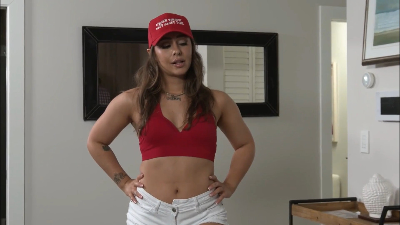 Hot Azz Pizza Girl (1080).mp4_snapshot_00.44.000