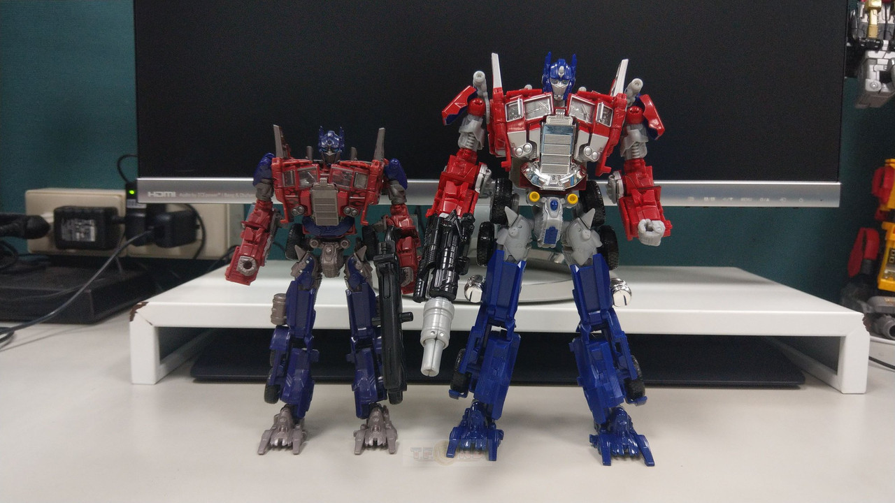 04-Legendary-Optimus-Prime