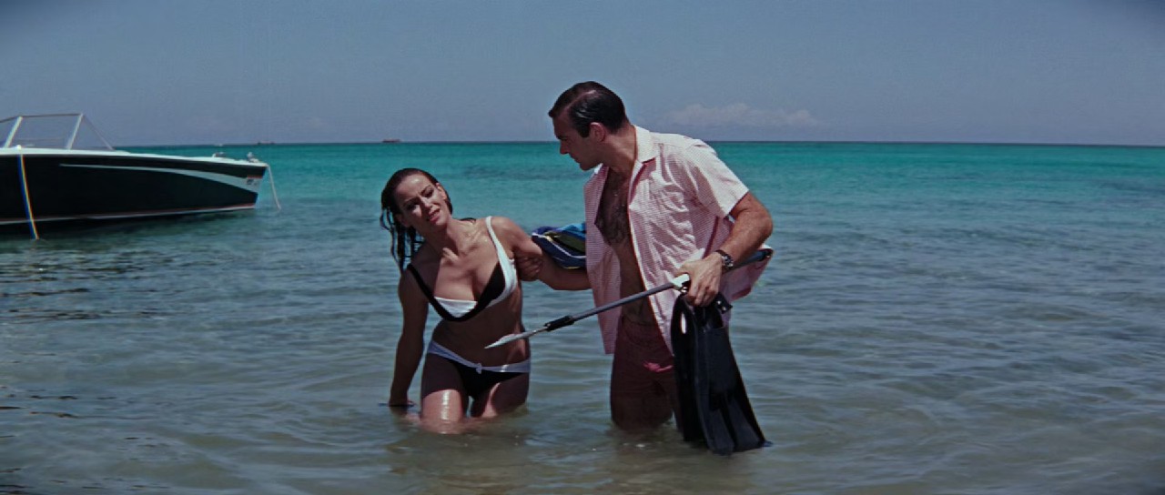 Thunderball-1965-Blu-Ray-Hindi-English-1080p-10bit-x265-HEVC-DDP-5-1-ESub-mkv-0005