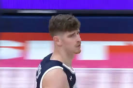 ΟΔΗΓΗΣΕ ΜΕΣΑ ΣΤΗ ΡΑΚΕΤΑ ΤΟΥΣ MONMOUTH HAWKS Ο ΣΠΑΡΤΑΛΗΣ