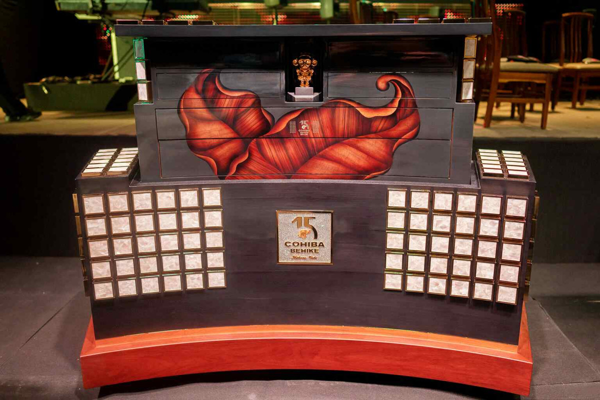 Festival-del-Habano-XXV-Humidor-Auction-2025-Cohiba-Behike-1-1536x1024