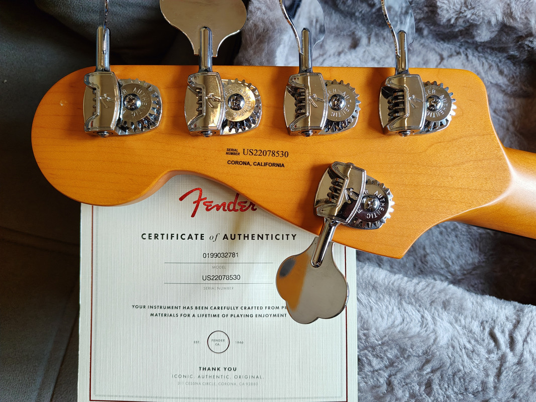 VENDA: Fender American Ultra Jazz Bass V (Mint Condition) - R$ 18.500,00 5