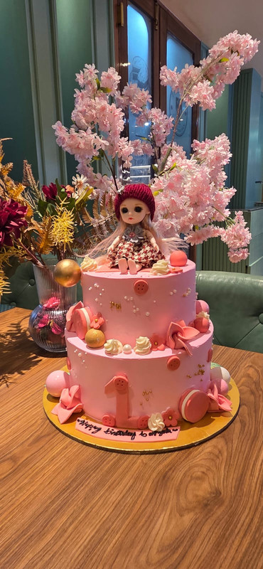 Happy moment at Rose Avenue