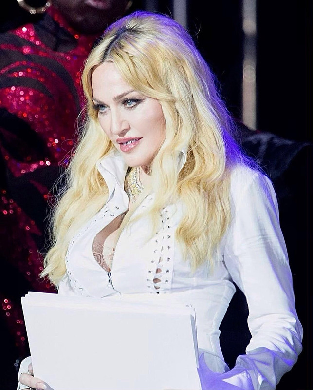 867-D5158-695-B-44-BB-B087-7-CB4348913-F