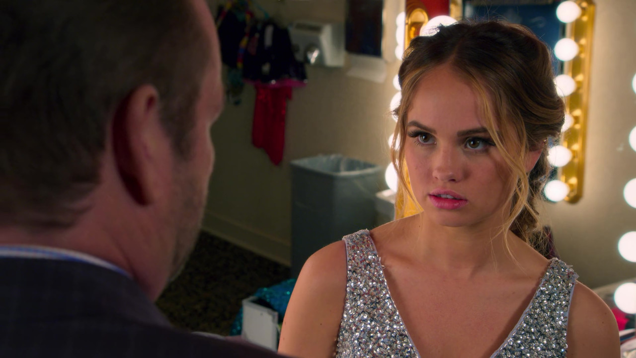 Insatiable - S02E01 - Pig (1080p NF WEB-DL x265 10bit EAC3 5.1 -